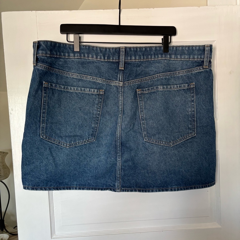 NWT Old Navy Denim Mini Skirt - Picture 3 of 3